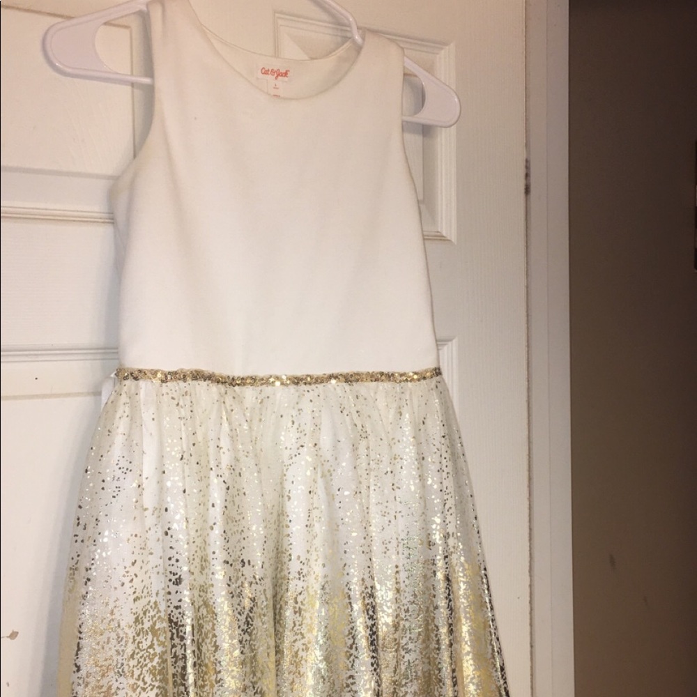 Girls dress size XL fits like a 12/14